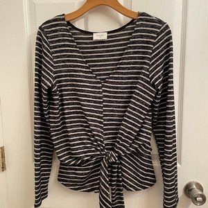 Everly Black White Striped‎ Long Sleeve Tie Front Sweater size M